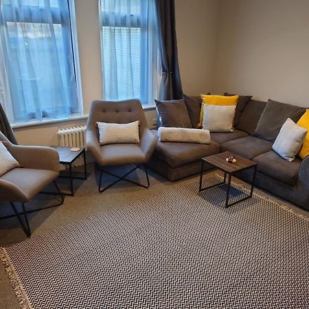 Newly Renovated 2-Bed Bungalow Bath Bagian luar foto